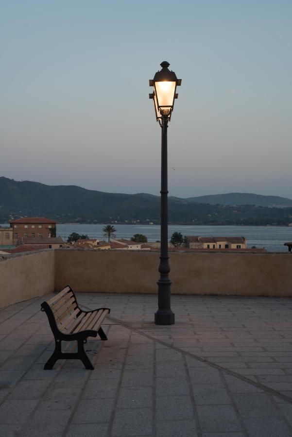 Casa Vacanze Nel Centro Storico Di Portoferraio Eksteriør bilde